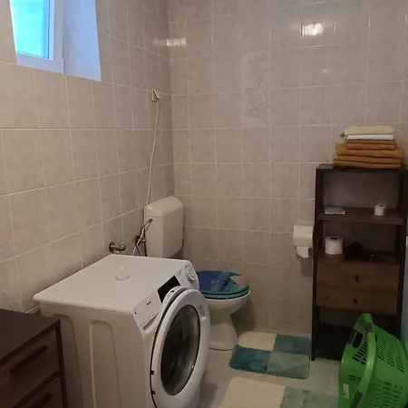 Apartmán Family Friendly With A Swimming Pool Kastel, Istria - Sredisnja Istra - 21309 Buje