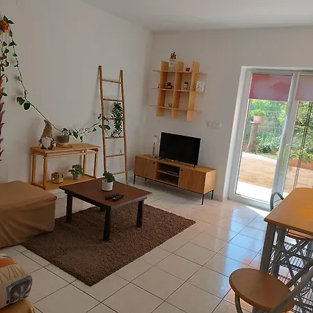 Family-friendly With Swimming Pool Kastel, Istria - Sredisnja Istra - 21309 Buje